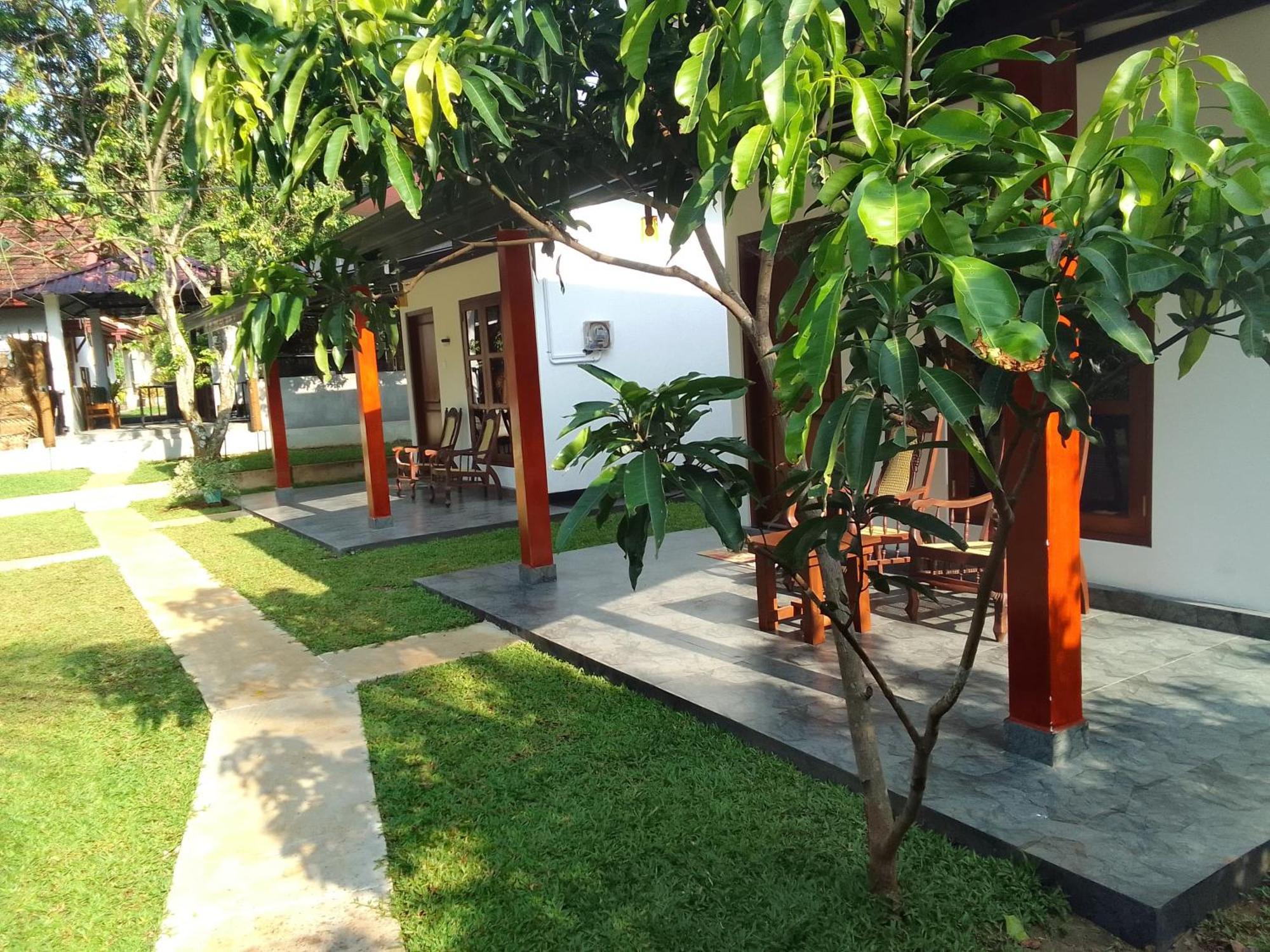 Udawalawa Safari Resort Udawalawe Buitenkant foto